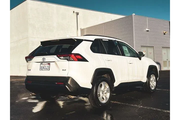 $21997 : Toyota RAV4 2020 XLE 4dr SUV image 5