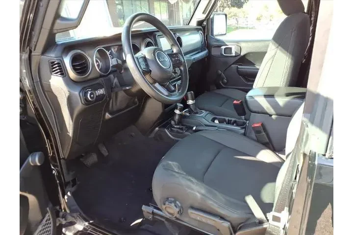 $26998 : Jeep Wrangler 2021 4x4 Sport image 10