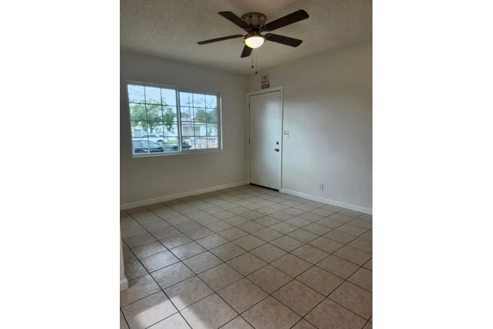 $1150 : Spacious 1BR 1BR $1150 image 3
