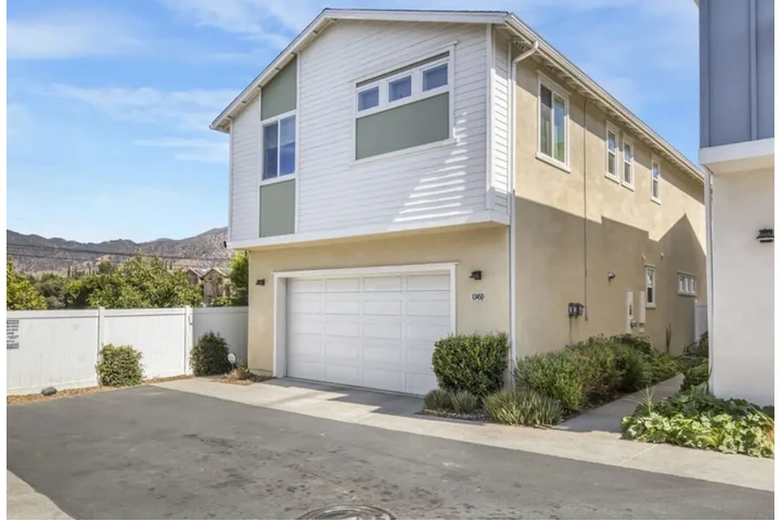 $1500 : 1Bed/1Bath Apartment in LA image 1