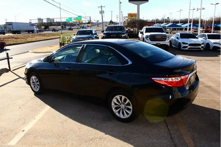$8990 : Toyota Camry 2015 SE 4dr Sed image 10
