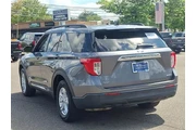$29994 : Ford Explorer 2022 AWD XLT 4 thumbnail