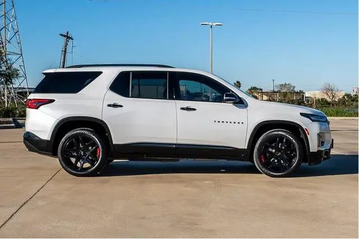 $34411 : Chevrolet Traverse 2023 Prem image 4