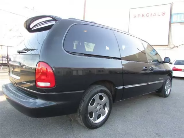 $4995 : 2000 Grand Caravan ES image 4