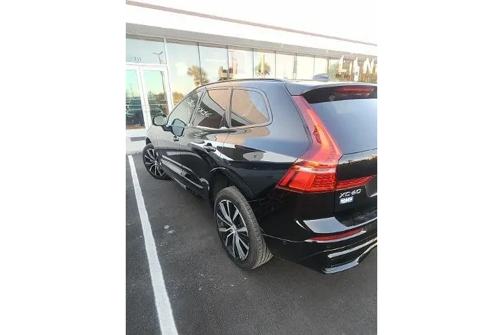 $30841 : Volvo XC60 2023 B5 Plus Dark image 4