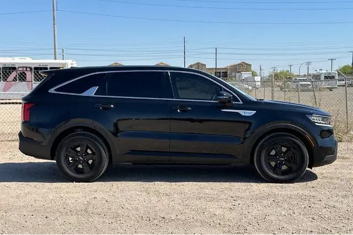 $21588 : Kia Sorento 2022 LX 4dr SUV image 3