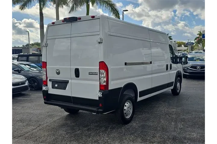 $30990 : Ram ProMaster 2023 2500 159 image 3