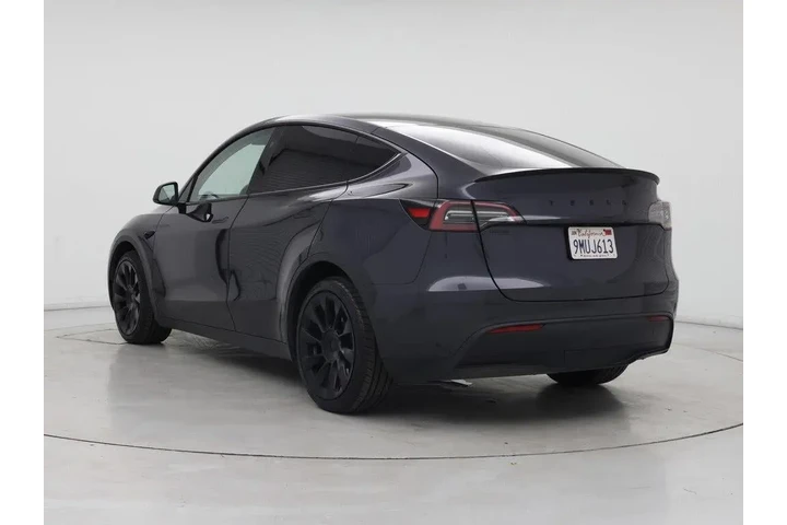 $37998 : Tesla Model Y 2024 AWD Long image 2