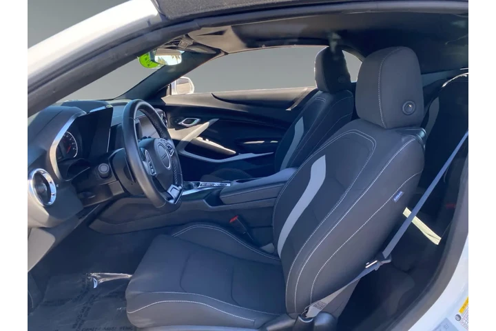 $37657 : Chevrolet Camaro 2024 LT 2dr image 9