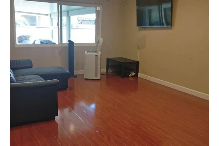 $2590 : Quiet neighborhood. 1 mile image 1