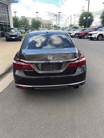 $17569 : PRE-OWNED 2016 HONDA ACCORD E image 5