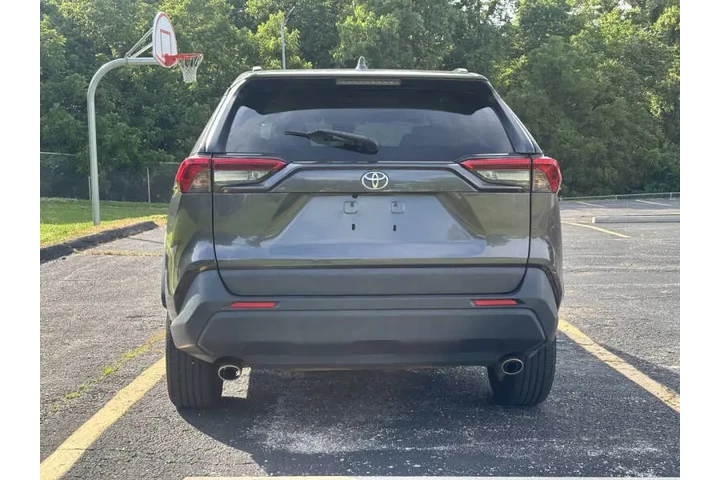 $18999 : 2019 RAV4 XLE image 6