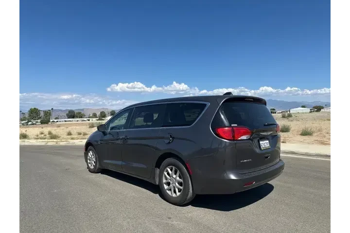 $17216 : Chrysler Voyager 2022 LX 4dr image 6