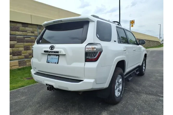$39085 : Toyota 4Runner 2022 4x4 SR5 image 10