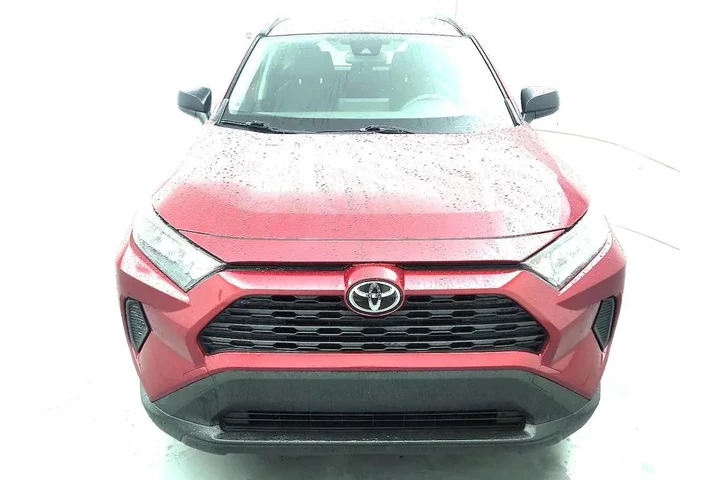 $23998 : Toyota RAV4 2020 LE 4dr SUV image 2