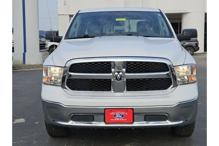 Ram 1500 Classic 2019 4x4 Lo image 2