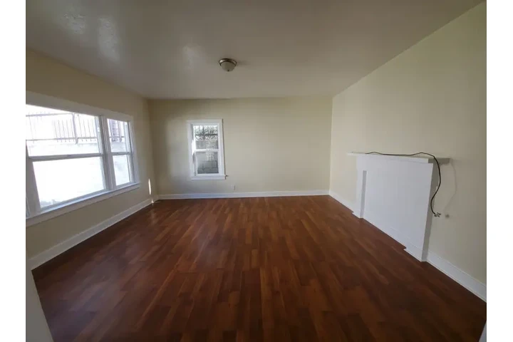 $4000 : 3 bedroom for rent image 7