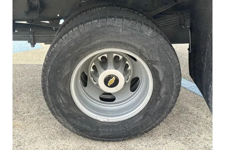 $39985 : Chevrolet Silverado 3500HD 2 image 5