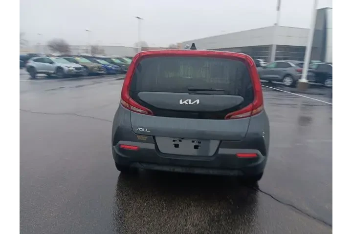 $13268 : Kia Soul 2022 LX 4dr Crossov image 10