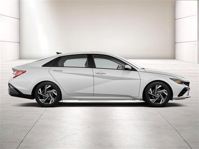 $27555 : New 2024 Hyundai ELANTRA SEL image 9