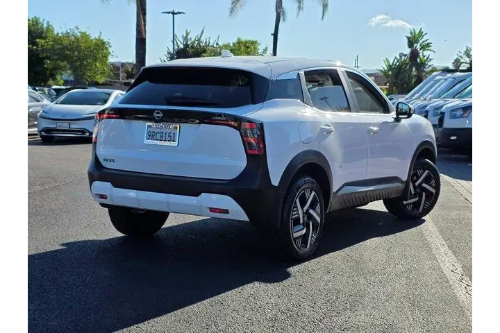 $20995 : Nissan Kicks 2025 SV 4dr Cro image 5