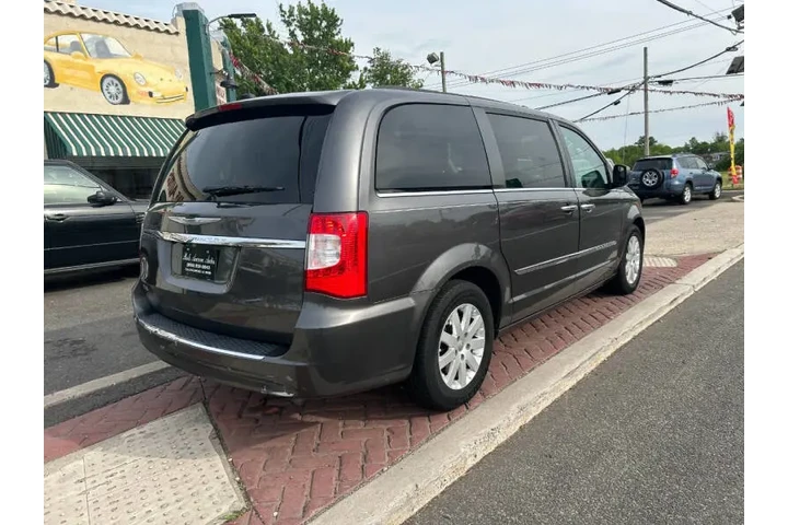 $8995 : 2015 Town and Country Touring image 4