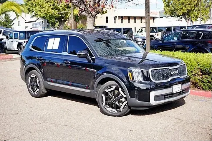 $30850 : Kia Telluride 2023 EX 4dr SU image 3