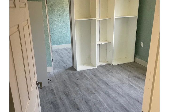 $1500 : This 3 bedroom, 3 bathroom hou image 6