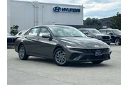 Hyundai ELANTRA Hybrid 2025