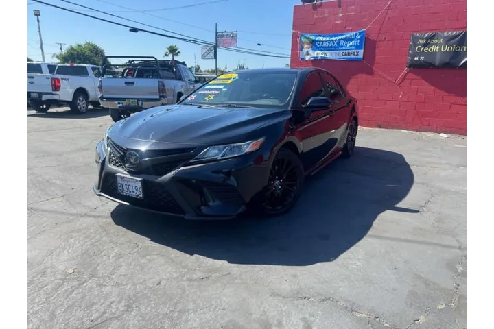 $23599 : 2019 Camry SE image 4