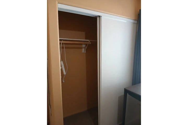 $700 : RENT ROOM RIALTO AV/PEPPER AV image 3