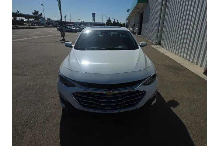 $19500 : Chevrolet Malibu 2023 LT 4dr image 2