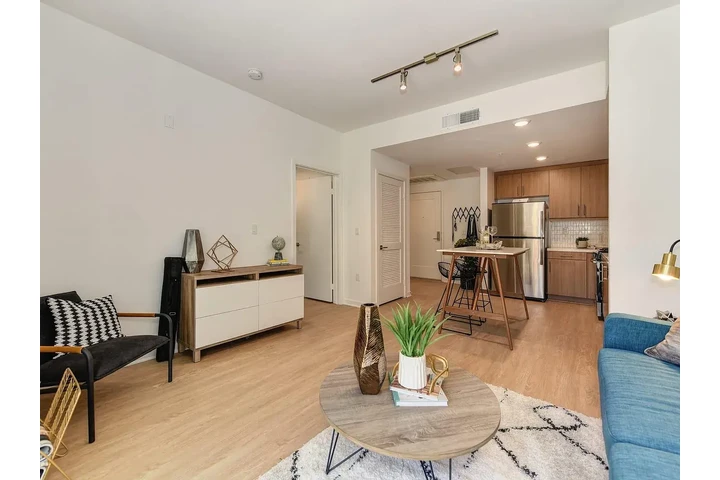 $2150 : 2bed 1ba available for rent image 4