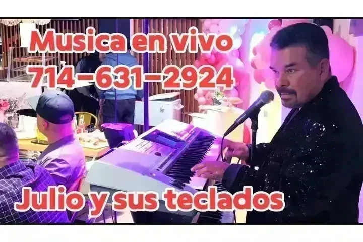 JULIO Y SUS TECLADOS $160/HORA image 1