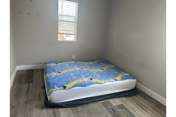 $1000 : Se renta cuarto image 2