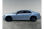 $33089 : Chrysler 300 2023 S V6 4dr S thumbnail