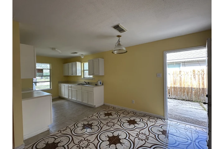 $1600 : BONITA Y COMODA CASA @HOUSTON image 5