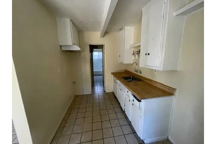 $2395 : 2BD LOS ANGELES image 4