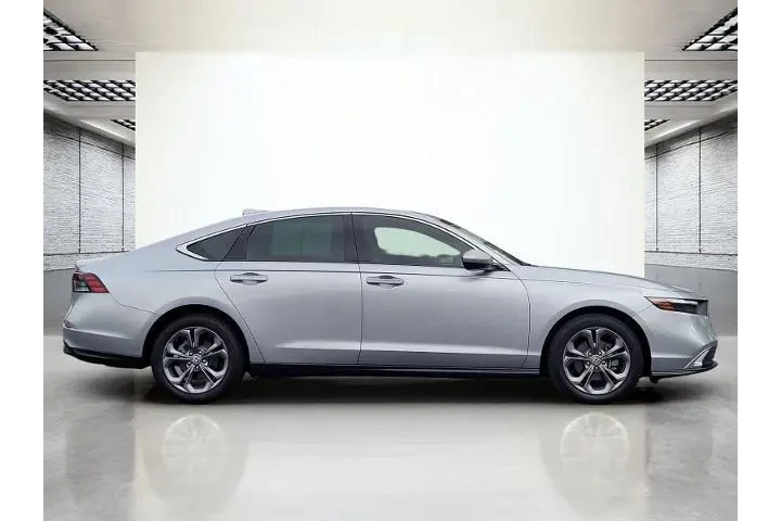 $26988 : Honda Accord 2023 EX 4dr Sed image 6