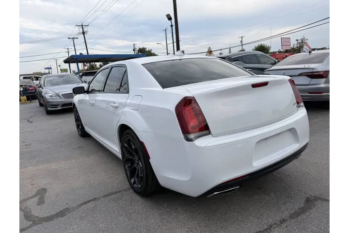 $18495 : 2019 300 S image 9