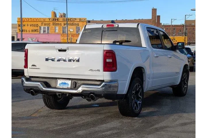 $38974 : Ram 1500 2025 4x4 Laramie 4d image 3