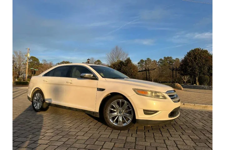 $3500 : 2011 Taurus Limited image 1