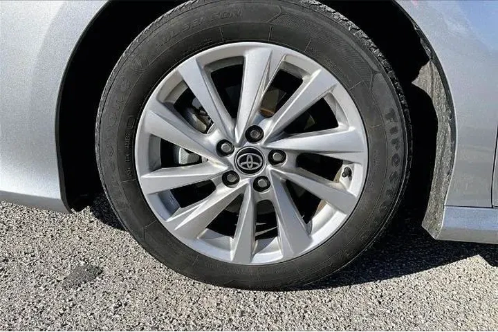 $24378 : Toyota Camry 2024 LE 4dr Sed image 9