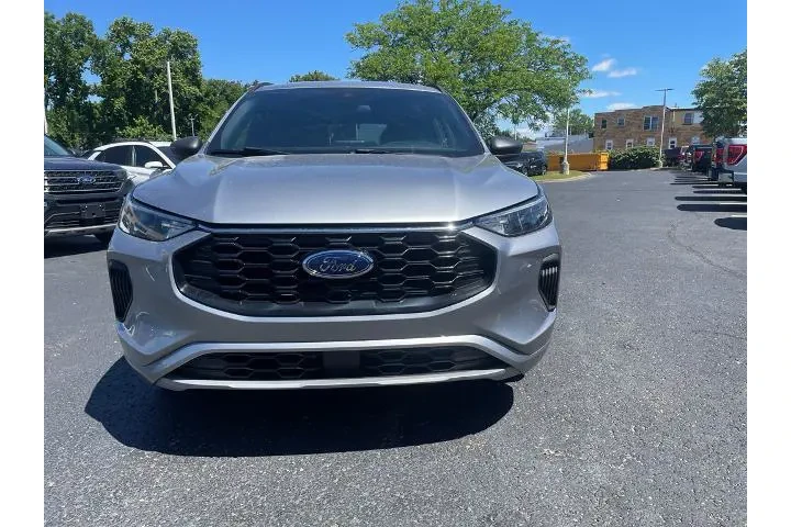 $22075 : Ford Escape 2023 ST-Line 4dr image 3