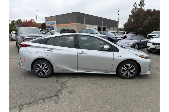 $13000 : Toyota Prius Prime 2017 Prem image 6