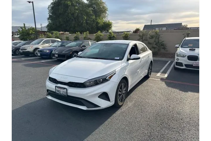 $19500 : Kia Forte 2024 LXS 4dr Sedan image 1