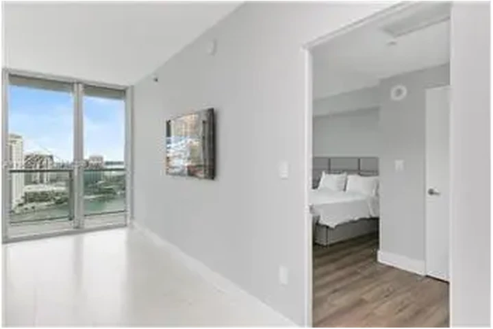 $6000 : Rental property with 3 bedro image 5