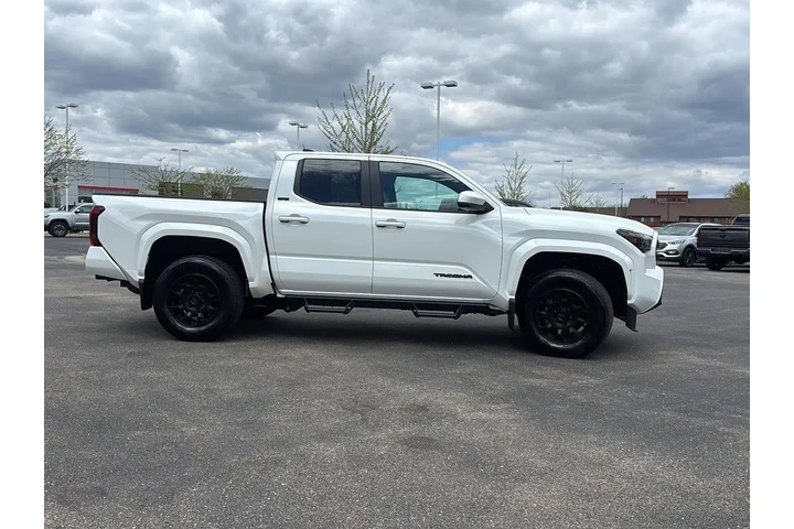 $43088 : Gold Certified 2025 TACOMA SR5 image 8