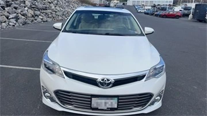 $17997 : PRE-OWNED 2014 TOYOTA AVALON image 2