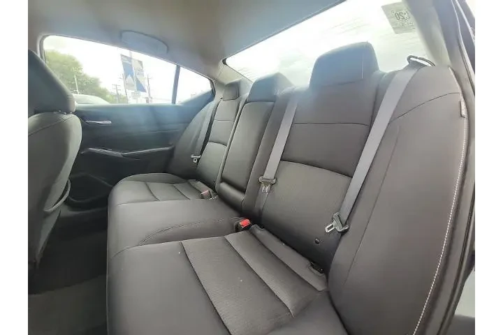 $15995 : Nissan Altima 2022 2.5 SV 4d image 8